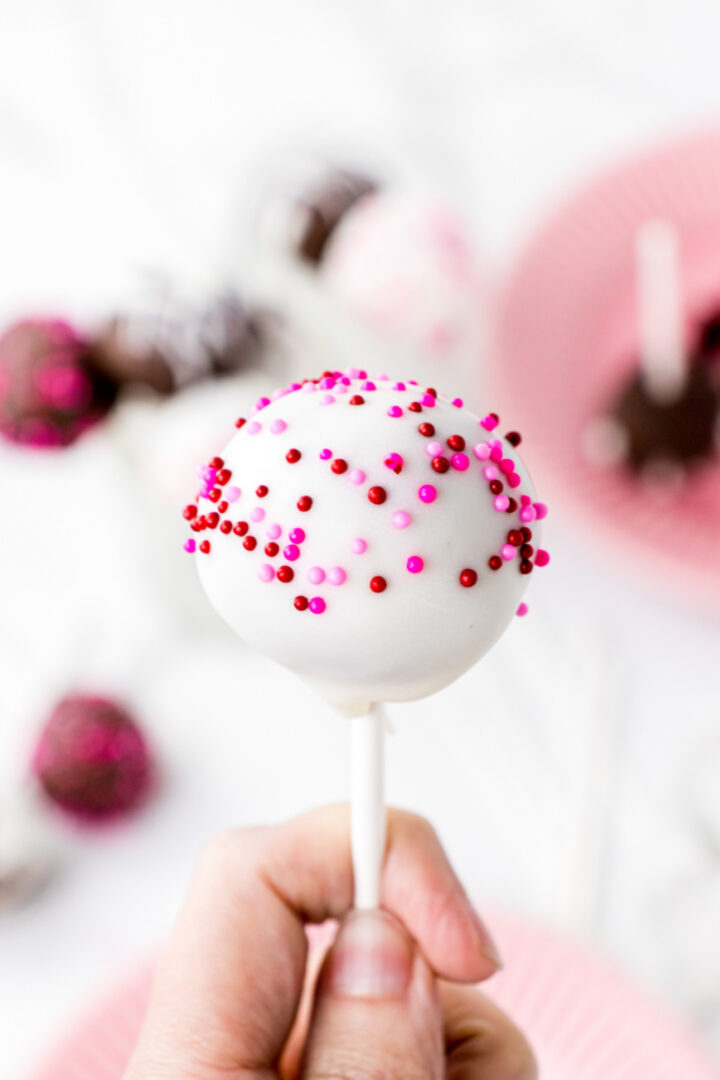 Red Velvet Cake Pops - Recipe Girl