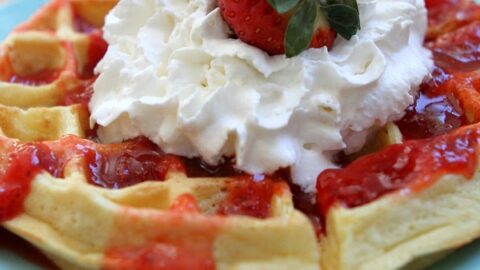 🍓Baby-Friendly Strawberry Waffles🍓Full Recipe 👇 Strawberry Waffles  Suitable for 6+ months Makes approximately 6 waffles with @