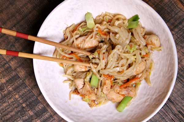 Easy Chicken Chow Mein - Recipe Boy