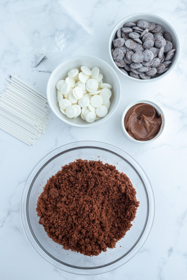 Football Cake Pops - Recipe Boy