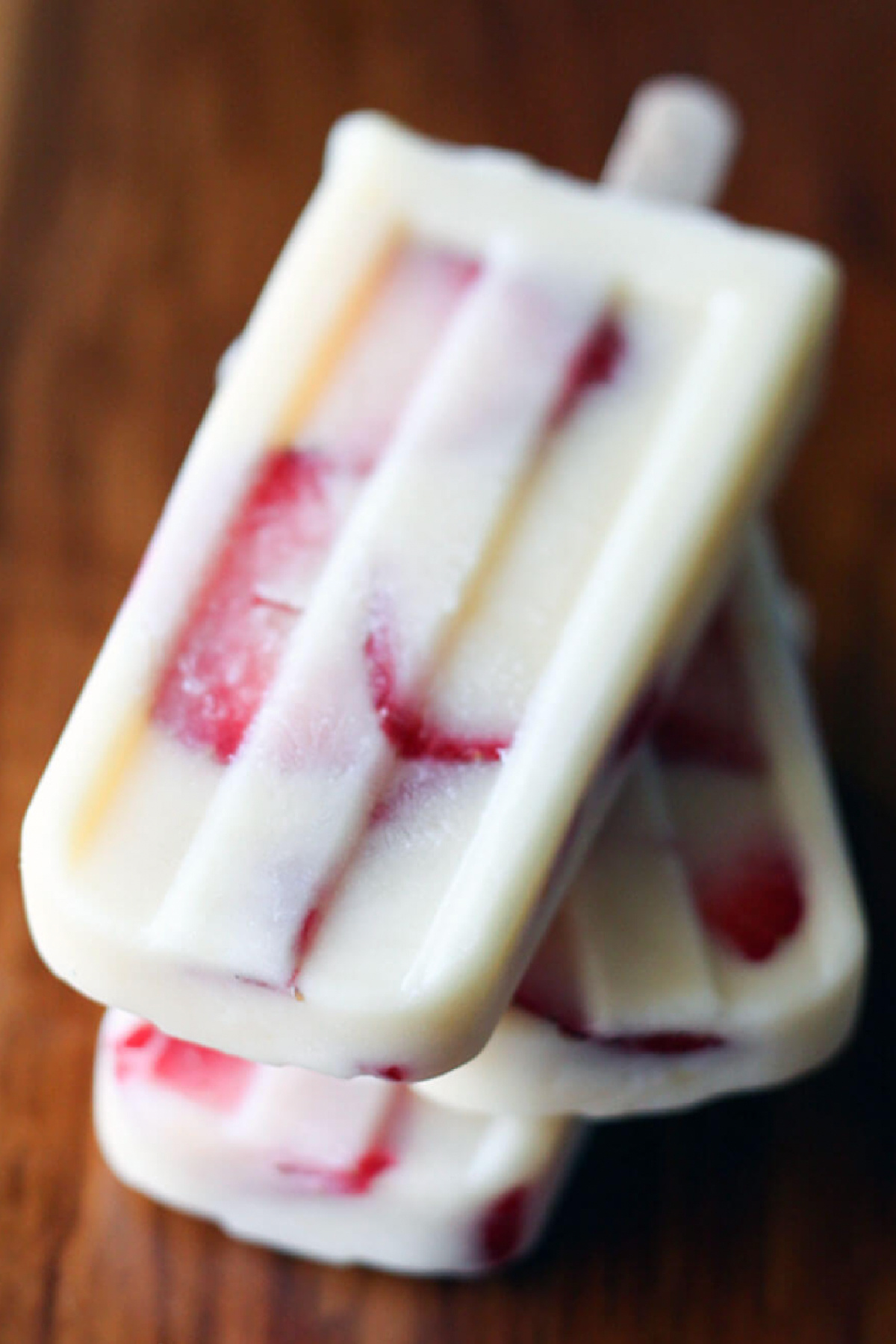 stacked strawberry cheesecake pudding pops