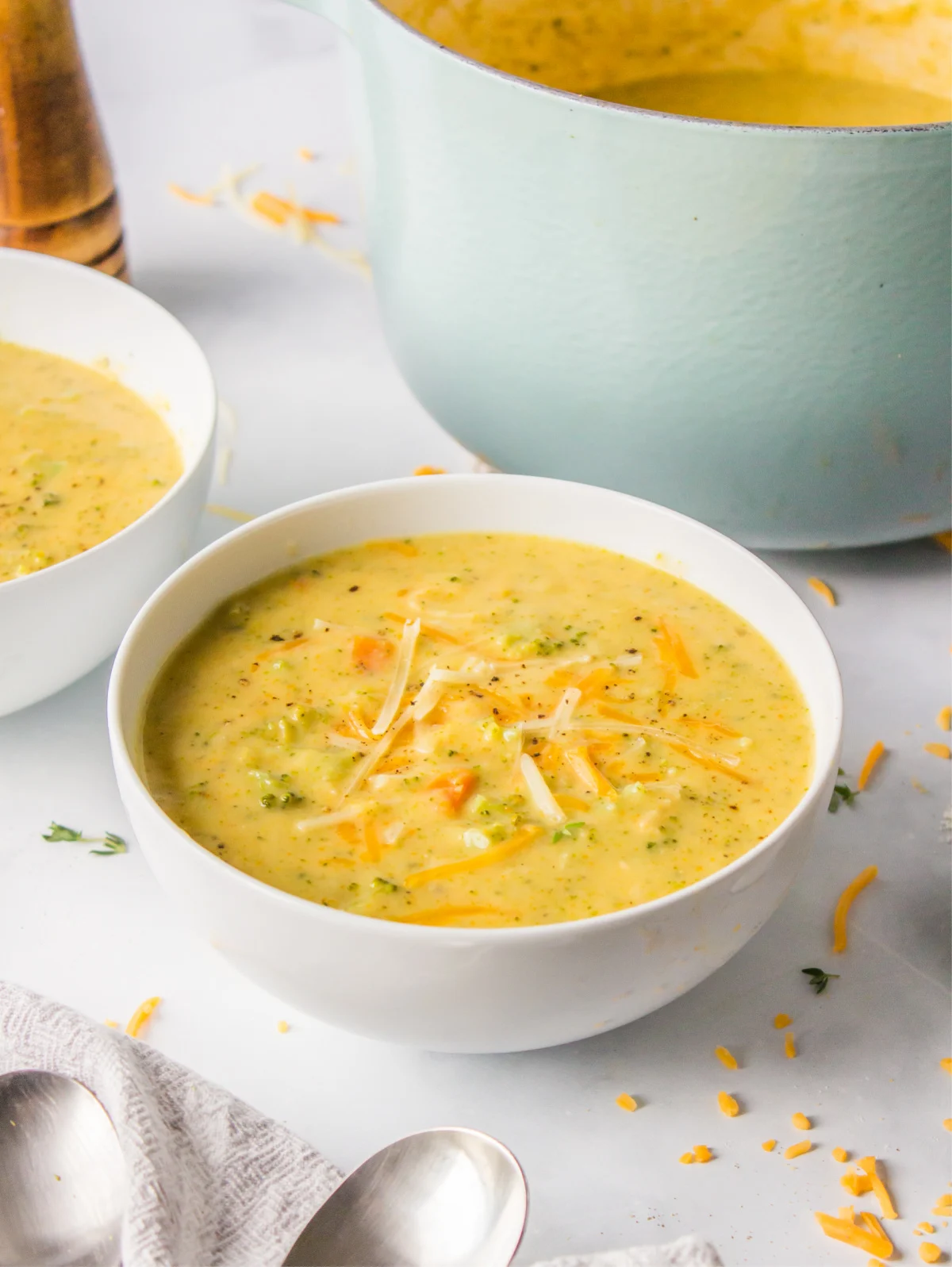 bowl of broccoli cheese soup