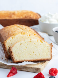 elvis presley's pound cake sliced